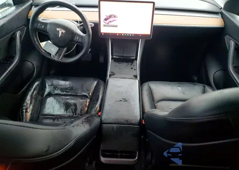 2021 Tesla Model Y z USA, uszkodzony, nr VIN 5YJYGDEE2MF091421